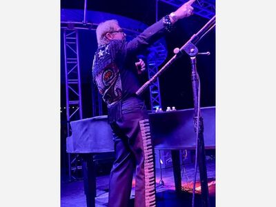 Entertainment Review: Kenny Metcalf & The Early Years Band Rock Fantasy Springs